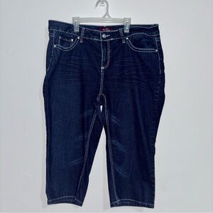 Royalty by YMI Cropped Jeans Size 16 Stretch Dark Wash Capri